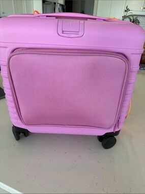 BEIS Kids berry roller suitcase